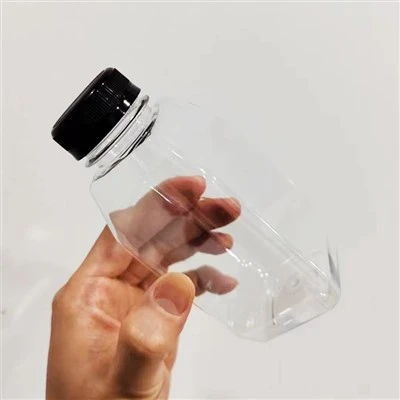 Bouteilles de lait en plastique